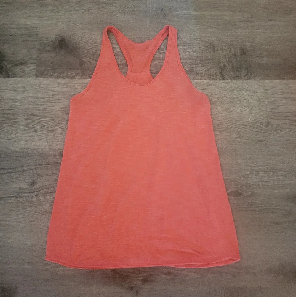 Lululemon Essential Tank - Picture 2 of 6